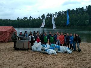 Экоактивисты собрали у Глубокого озера Казани 30 мешков мусора