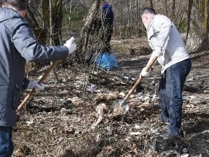 Активисты очистят от мусора территорию озера Лесного в Казани