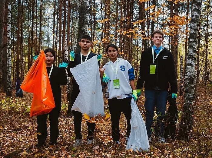 Татарстанские школьники собрали семь тонн мусора в Ноксинском лесу